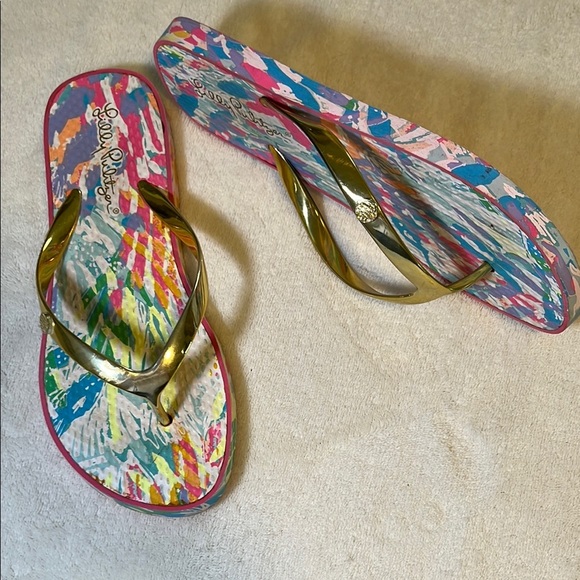 Lilly Pulitzer Gold Sandals with Vibrant Design - Picture 3 of 5